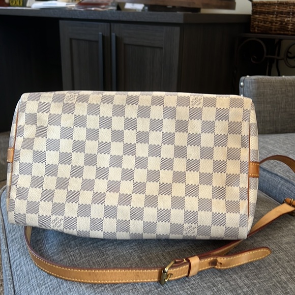 See photo for description. - Picture 5 of 8